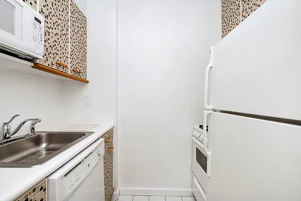 Rented by Keller Williams NYC | media 31