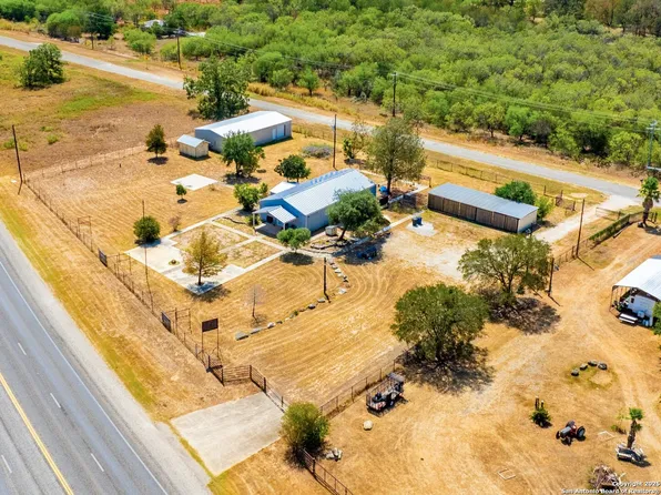 6071 US Highway 87 W, Sutherland Springs, TX 78161