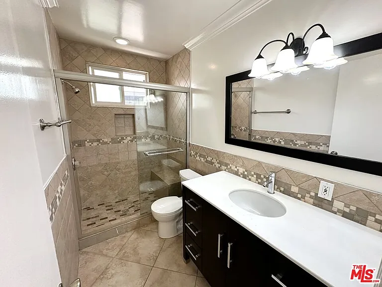 1215 N Hayworth Ave #203 — Photo 12