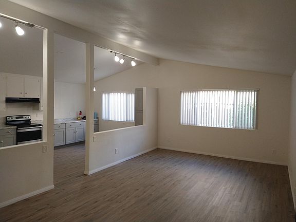 3rd image of 6767 Ballinger Ave