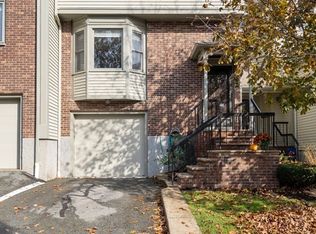 64 Maple St APT B, Canton, MA 02021