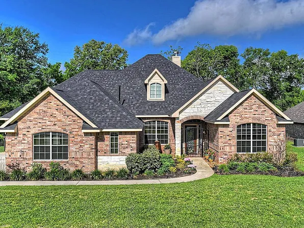 106 Harley Dr, Montgomery, TX 77356