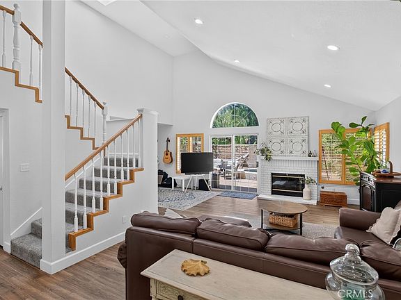 4th image of 27827 Zion Ct