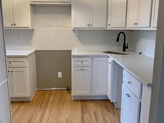 3rd image of 7537 Buckingham Dr APT 3W