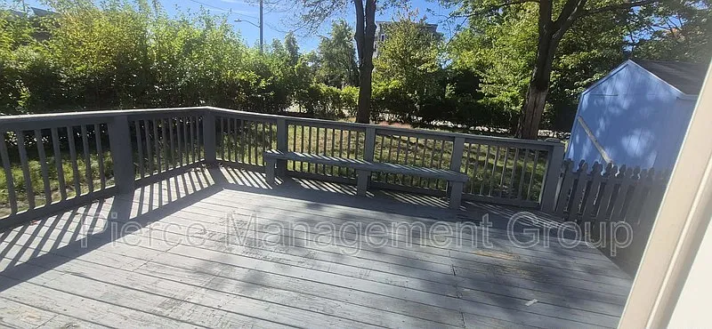 3 bed, 1.5 bath, $3,000 — Photo 2