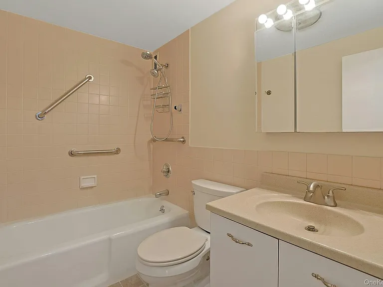 1270 North Ave #2L — Photo 10