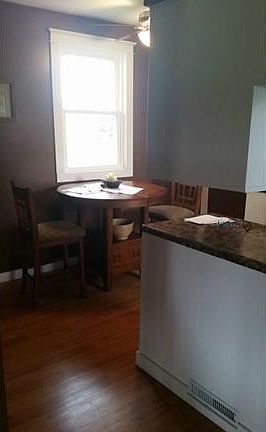 4th image of 1112 N Market St