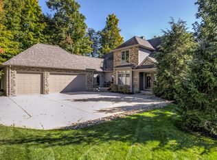 781 Village Cir, Mayfield Village, OH 44040