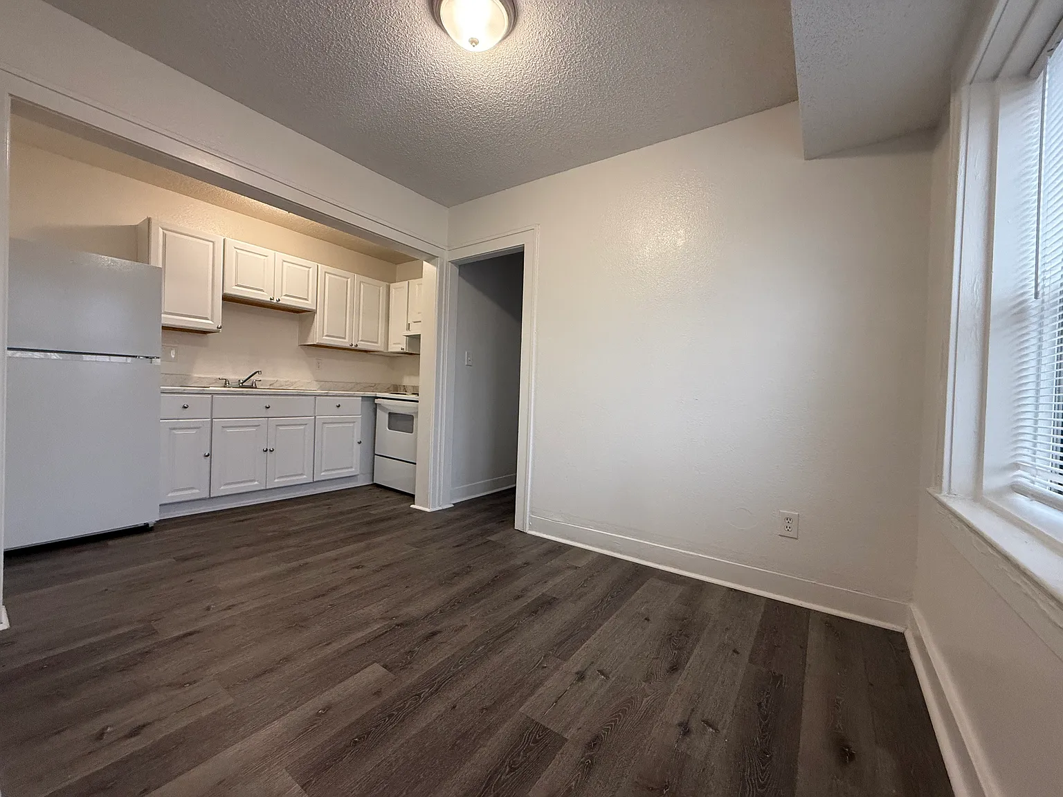 Stonewall Court Apts — Photo 1