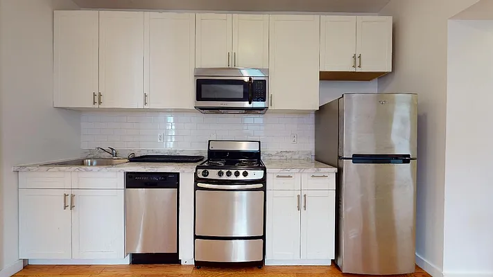 Rented by Bond New York | media 33