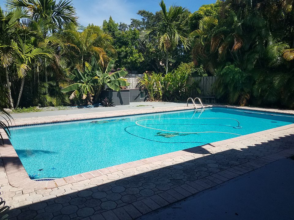 1st image of 617 Palmetto Dr