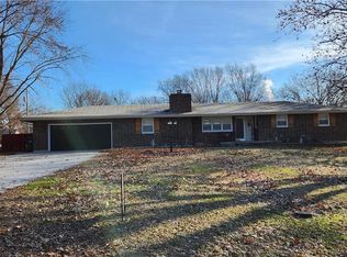 908 Harr Grove Rd, Peculiar, MO 64078