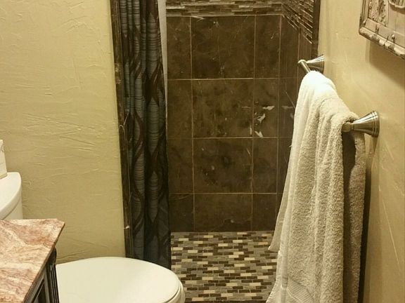 4th image of 406 Dolomita St