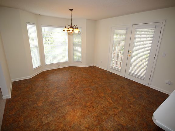 Dining room with bay window!