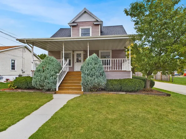 421 E Pearl St, Seymour, WI 54165