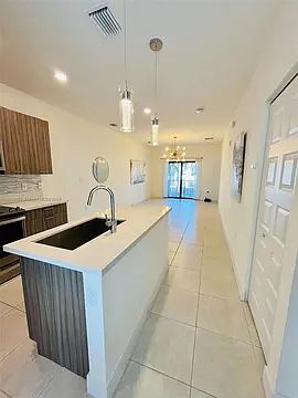 4th image of 4636 NW 84th Ave #33