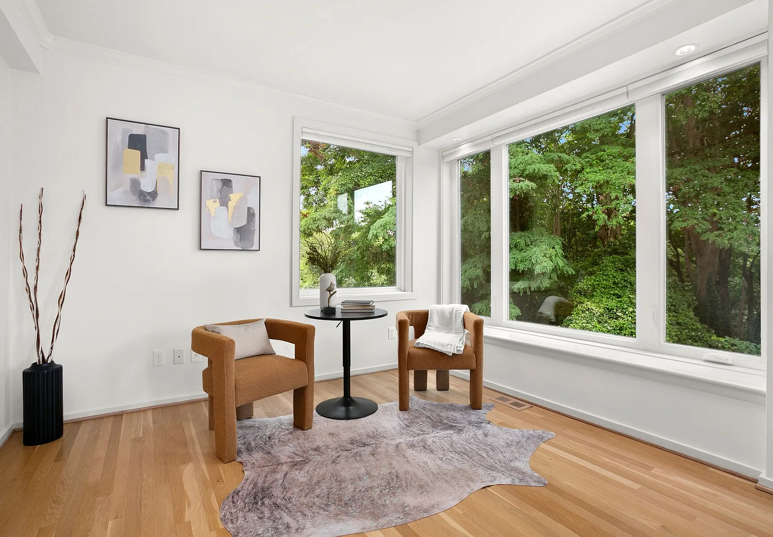 3 bed, 2.5 bath, 2130 sqft, $5,200 — Photo 4