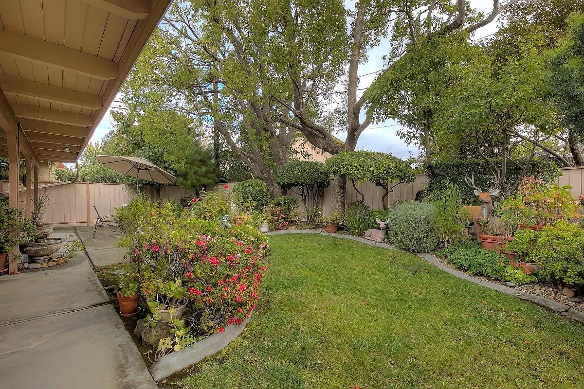 4 bed, 2.5 bath, 2100 sqft, $4,600 — Photo 4