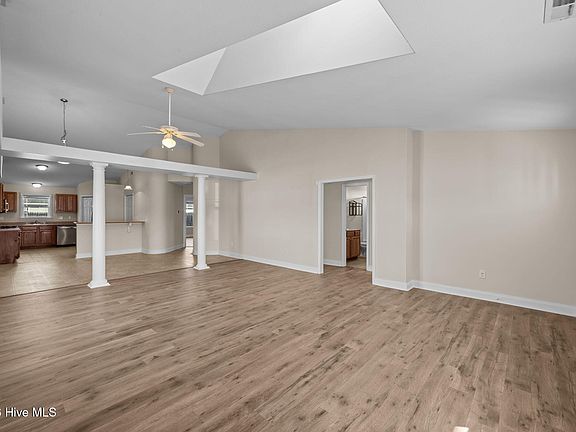 3rd image of 110 Westwood Court