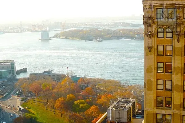 Rented by New York Residence | media 64