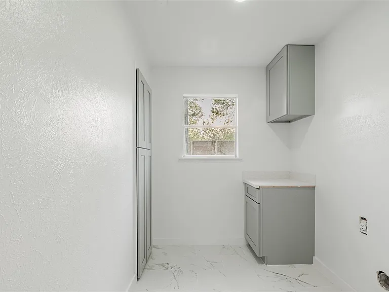 2210 Stillmeadow Dr — Photo 10