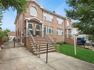 6131 136th St, Flushing, NY 11367