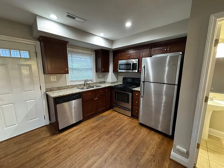 422 State St #4 — Photo 2