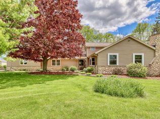 1559 River Bend Rd, Grafton, WI 53024