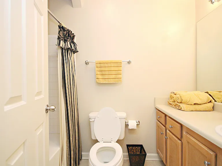 300 Riverbend Dr #4B — Photo 13