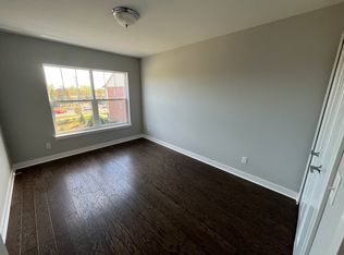25566 Grandview Ln #37, Novi, MI 48375