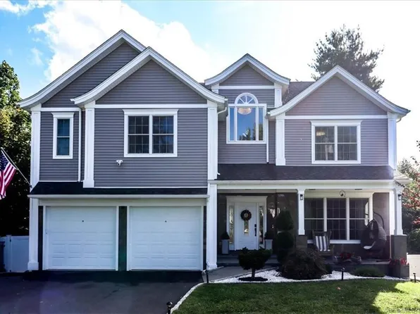 39 Candlewood Shores Road, Brookfield, CT 06804