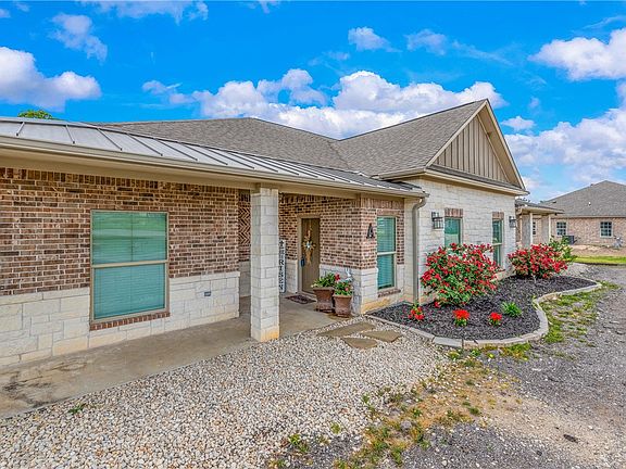 2nd image of 4011 Golden Eagle Dr #A