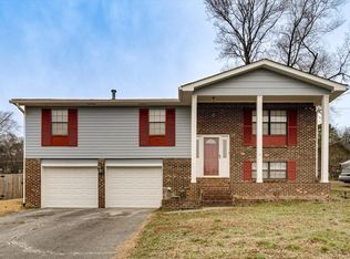 6905 Creeklands Ln, Hixson, TN 37343