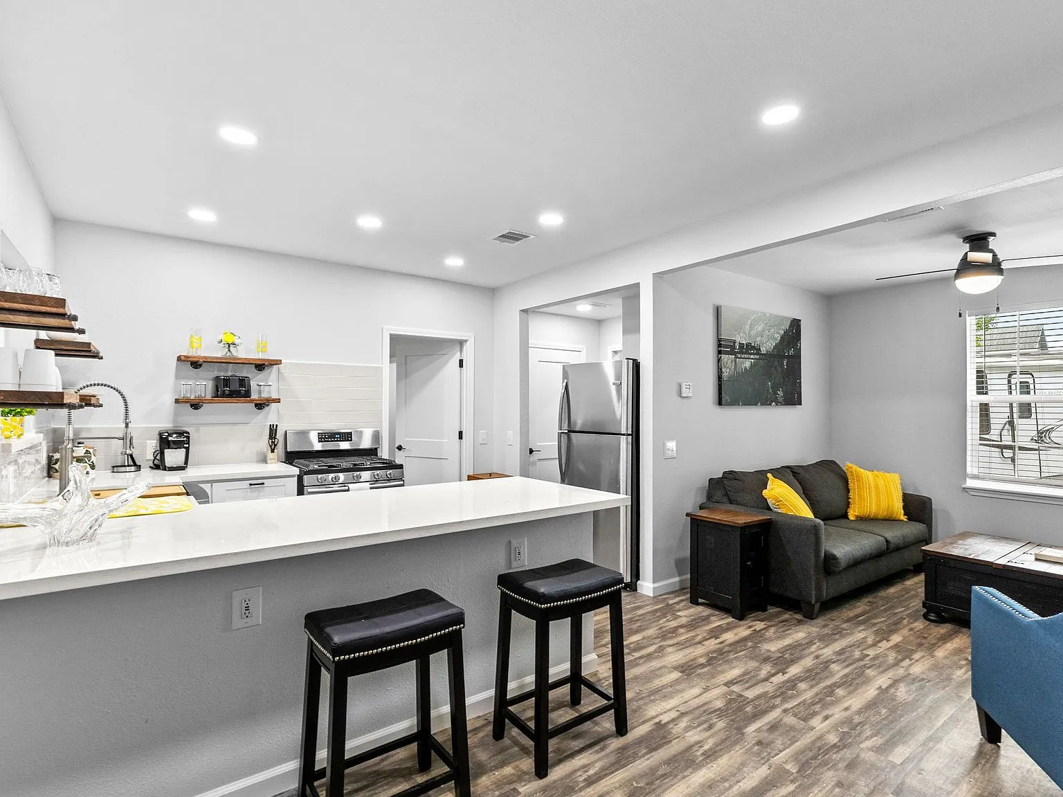 1 bed, 1.0 bath, 680 sqft, $2,100 — Photo 4