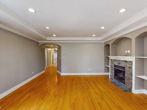 2nd image of 2218 W Granville Ave #2