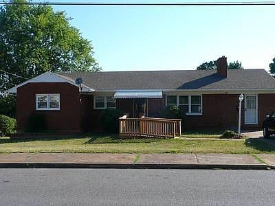 1st image of 944 Randolph Ln