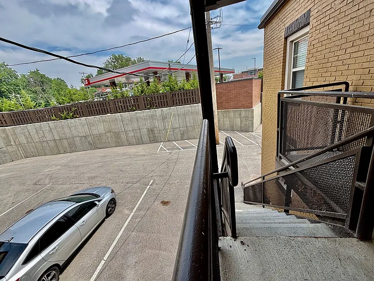 Roanoke Apartments — Photo 26