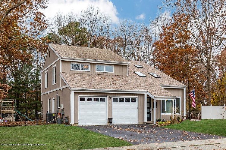 1st image of 131 Ticonderoga Dr