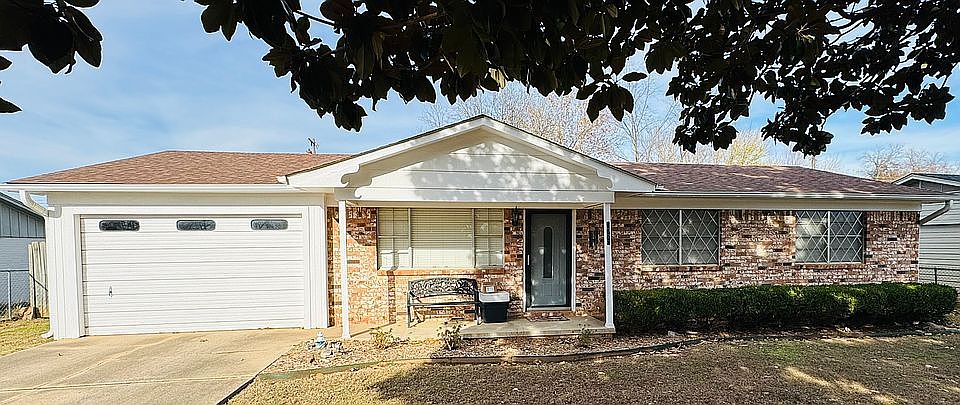 1st image of 1020 Broyles St