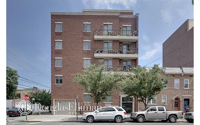 Sold by Douglas Elliman | media 25