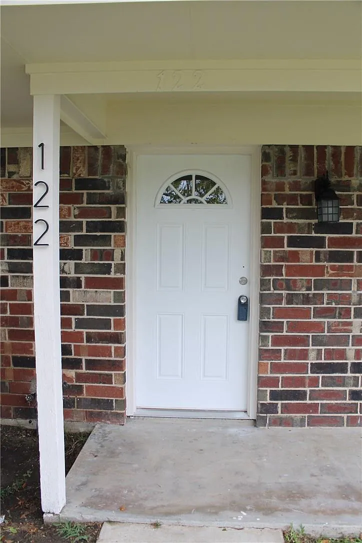 3 bed, 1100 sqft, $1,595 — Photo 2