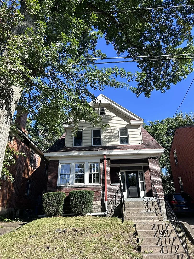 Available Now! Newly Renovated 4 Bedroom 2 Bath Home in Marshall Shadeland — Photo 2