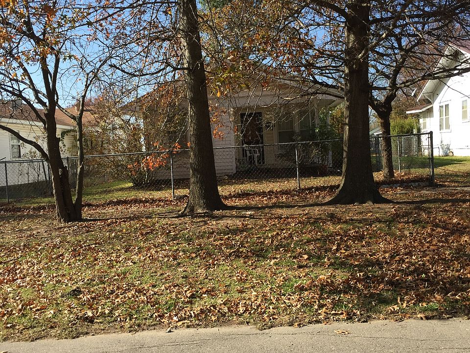 1st image of 409 S 8th St