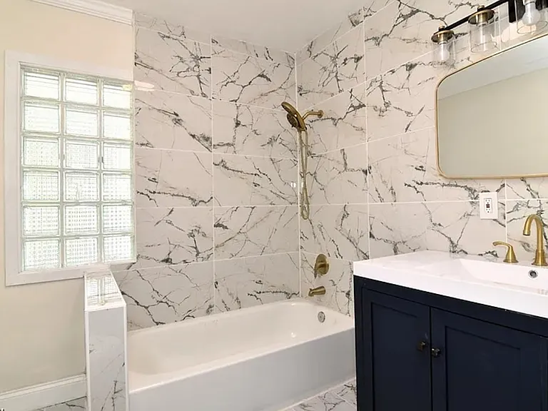 Second floor full bath