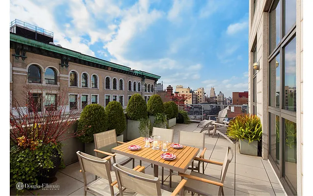 Rented by Douglas Elliman | media 24