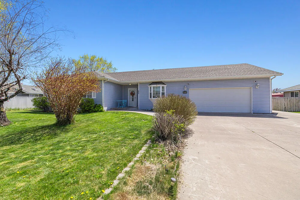 5672 American Ave photo 1