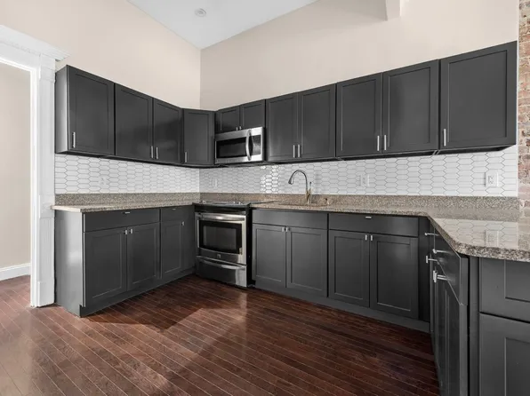 621 Macon Street image 2 of 7