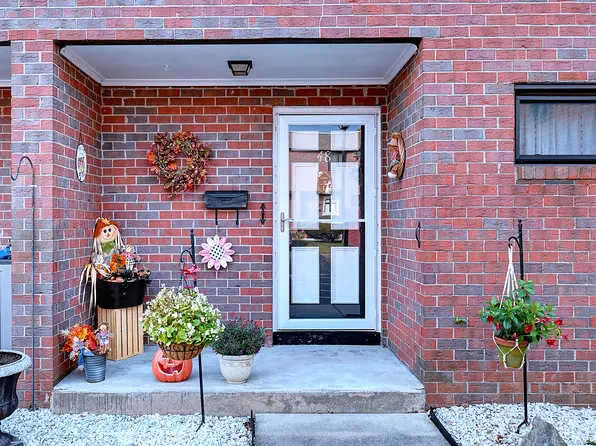 48 Sharon Lane, Wethersfield, CT 06109