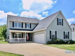 1924 Coopers Hawk Rd, Perrysburg, OH 43551