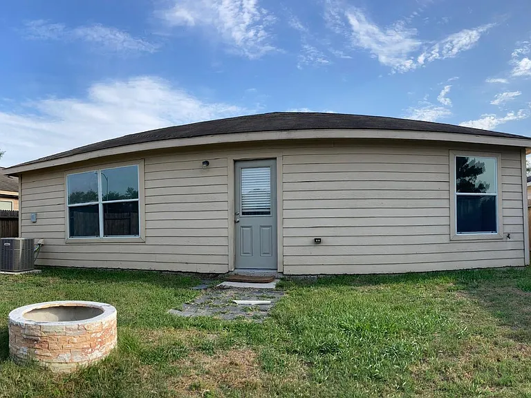 4047 Pedernales River Ln — Photo 39